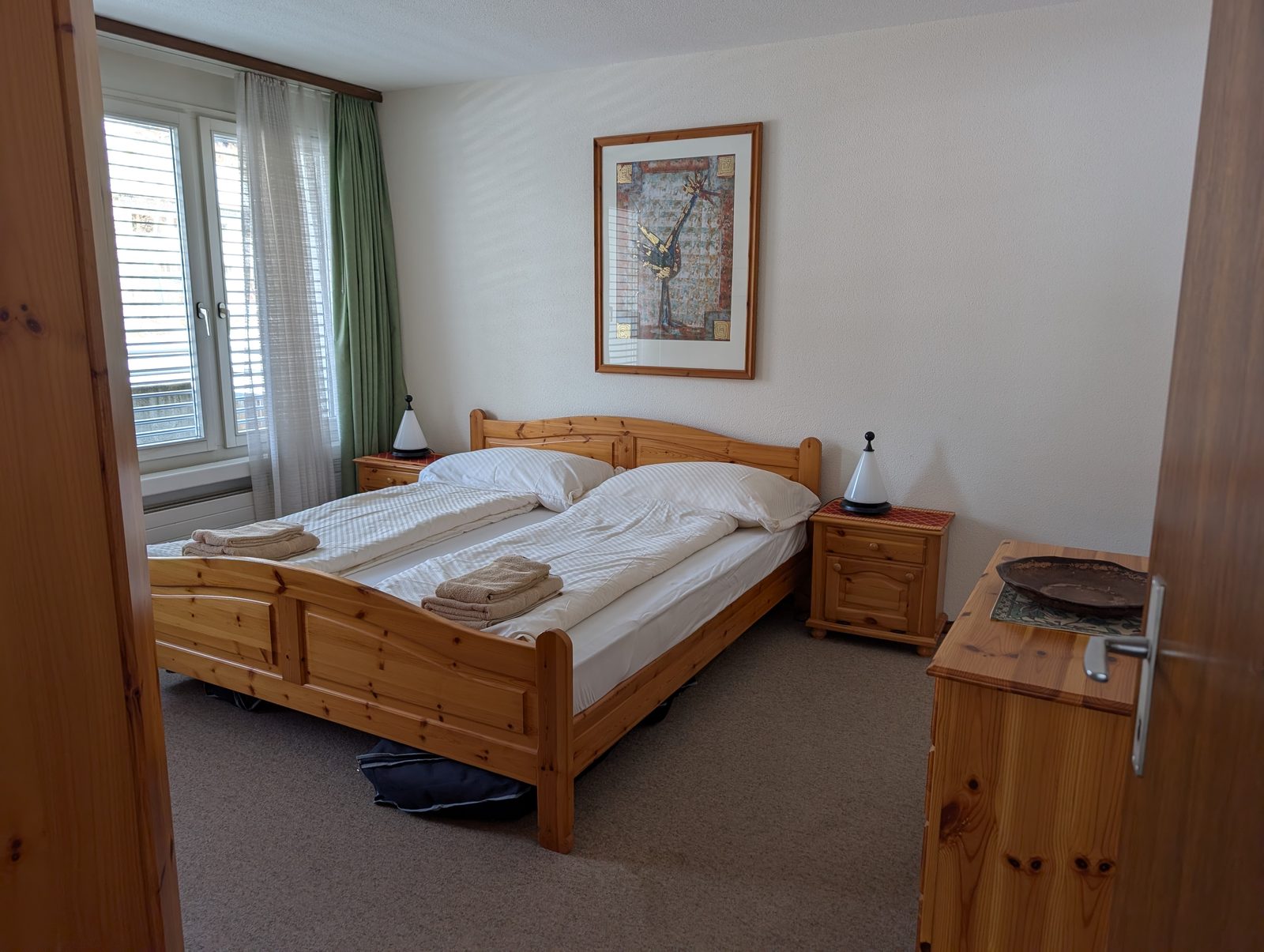 Schlafzimmer mit Doppelbett